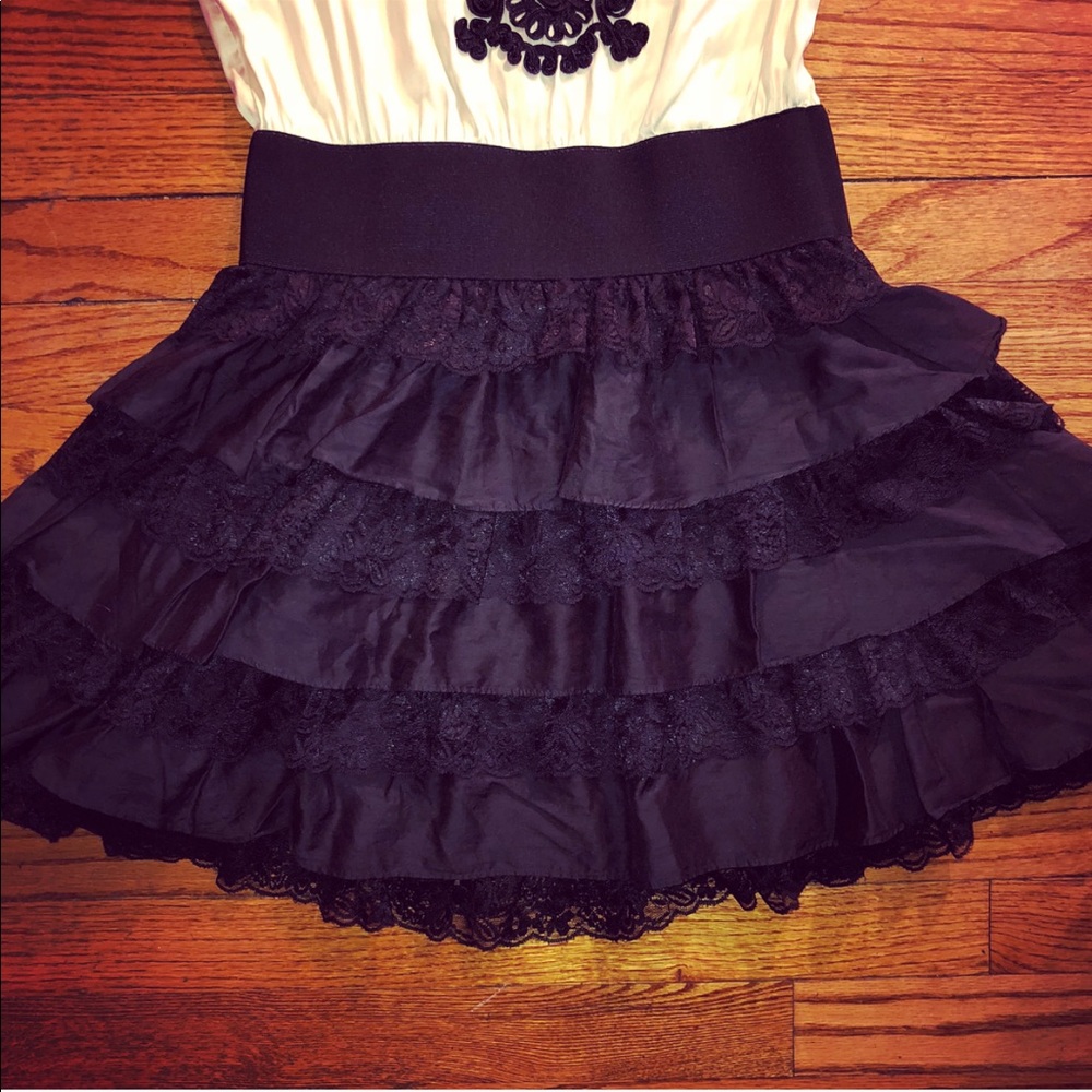 Embroidered and Lace Ruffled Dress - Picture 5 of 7